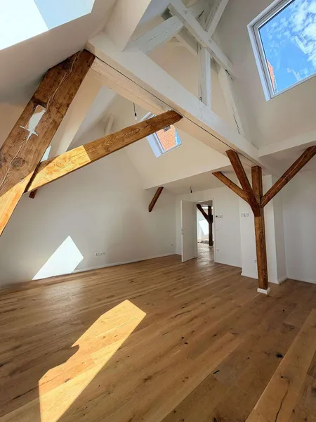 Über den Dächern Berlins - exklusive 4-Zimmer-Dachgeschosswohnung mit sonnigem Balkon — photo 1